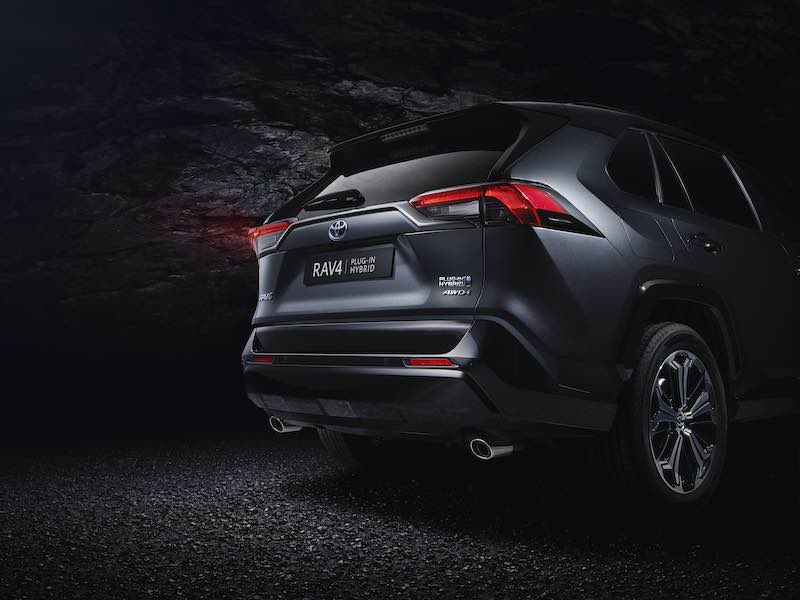 TOYOTA  svela il il nuovo Rav4 plug-in