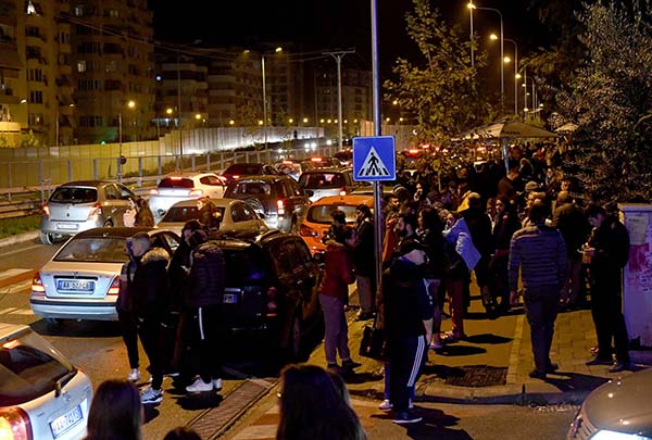 Terremoto Albania, scossa magnitudo 6.5. Vittime e centinaia di feriti Terremoto Albania, scossa magnitudo 6.5. Vittime e centinaia di feriti