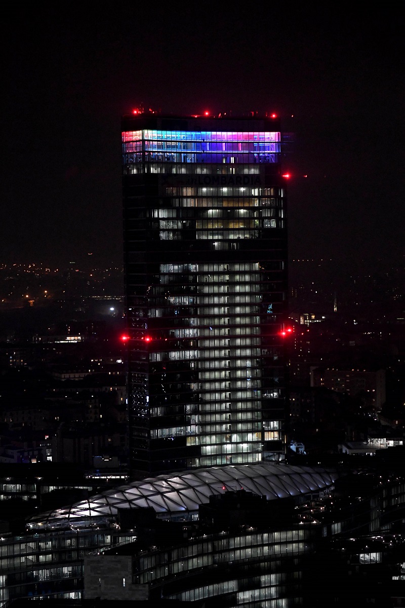 Palazzo Lombardia, il Belvedere illuminato grazie ad A2A. FOTO-VIDEO