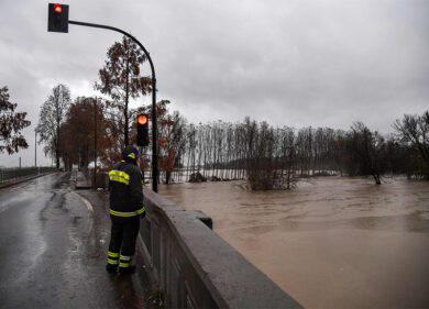 Maltempo: ondata piena Po a Cremona, ancora allerta rossa