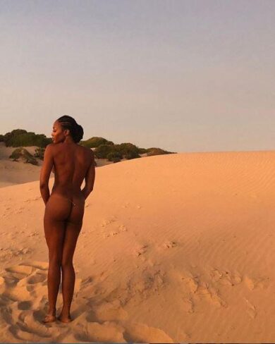 MARTINA COLOMBARI, CHE SCOLLATURA VERTIGINOSA! Le foto delle Vip