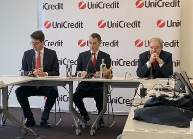 UniCredit procede verso il buyback. E punta un miliardo sui progetti sociali
