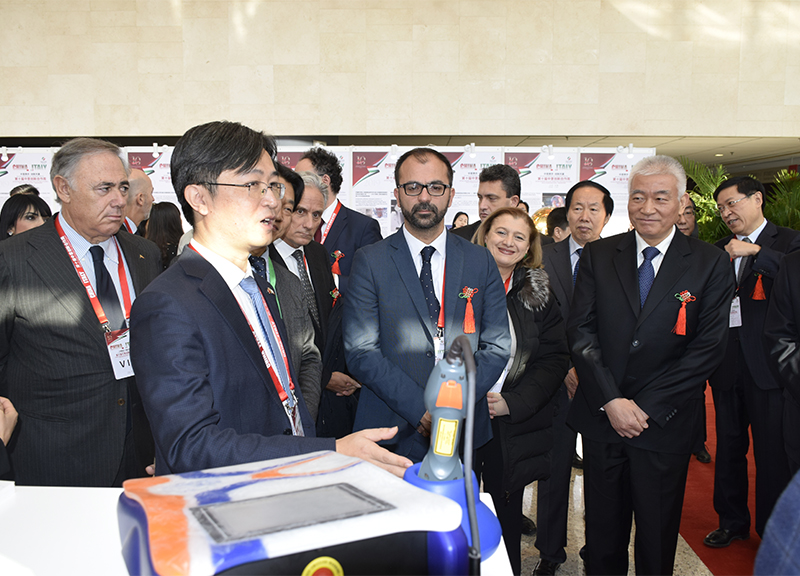 Cina-Italia, firmati a Pechino dodici accordi nel segno dell’innovazione Cina-Italia, firmati a Pechino dodici accordi nel segno dell’innovazione