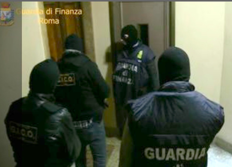 Droga a Roma, Raccordo criminale: 51 arresti, indagato Diabolik Piscitelli Droga a Roma, Raccordo criminale: 51 arresti, indagato Diabolik Piscitelli