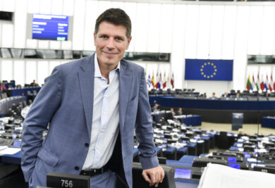 M5s, Corrao: “Lega e Pd uguali: stanno coi potenti. Non potevo votare Ursula”