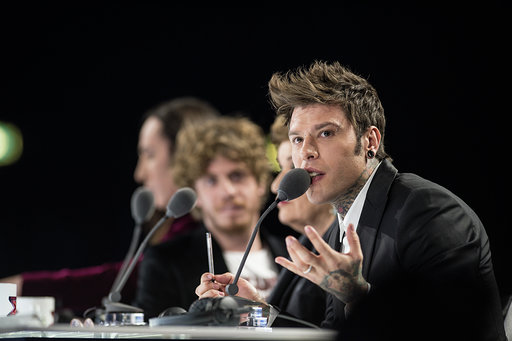 Lite con vicino di casa, Fedez imputato a Milano. Rovazzi testimone Lite con vicino di casa, Fedez imputato a Milano. Rovazzi testimone