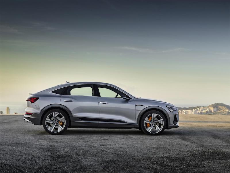 Audi lancia il SUV a zero emissioni e-tron Sportback