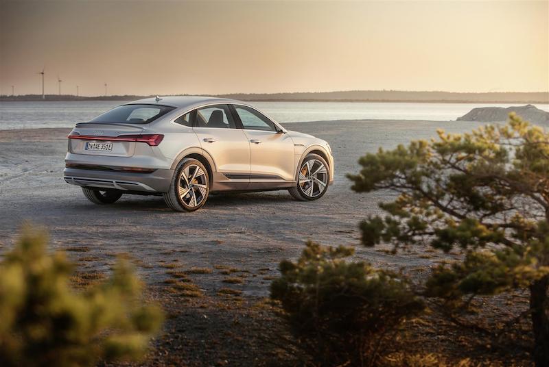 Audi lancia il SUV a zero emissioni e-tron Sportback