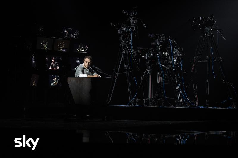 Anastasio, ritorno di fiamma sul palco di XFactor e incanta col nuovo singolo Anastasio, ritorno di fiamma sul palco di XFactor e incanta col nuovo singolo