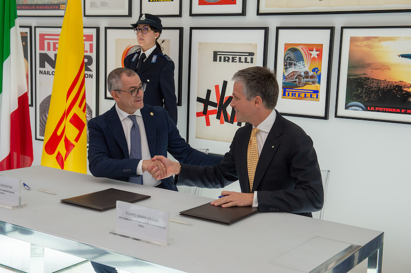 Il Presidente Conte visita il Centro Ricerca & Sviluppo di Pirelli Il Presidente Conte visita il Centro Ricerca & Sviluppo di Pirelli
