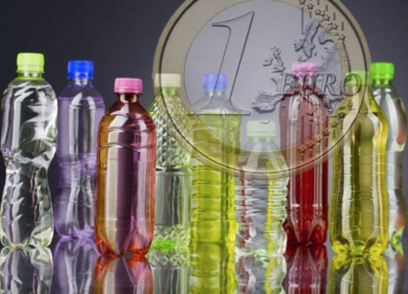 Deindustrializza e desertifica l’Italia. Cosa c’è dietro la plastic tax Deindustrializza e desertifica l’Italia. Cosa c’è dietro la plastic tax