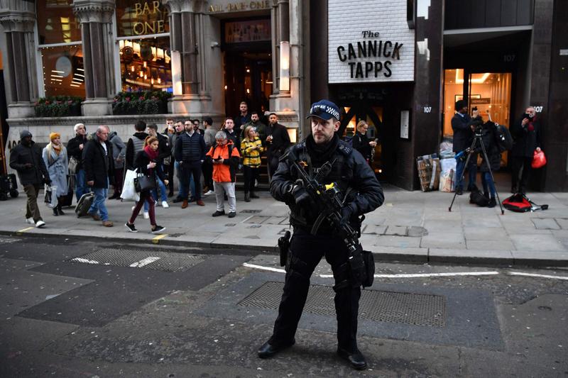 Attacco London Bridge, omicida in libertà vigilata uno degli eroi che hanno bloccato il terrorista Attacco London Bridge, omicida in libertà vigilata uno degli eroi che hanno bloccato il terrorista