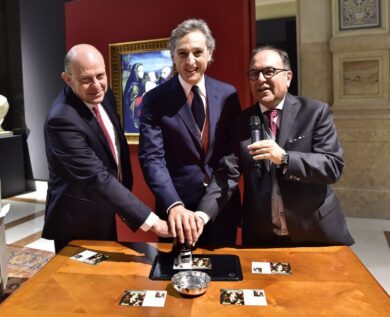 Intesa Sanpaolo presenta il francobollo dedicato al Natale e a Il Francia