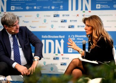 Del Debbio, i giovani e i rischi della dipendenza digitale. Anche in politica