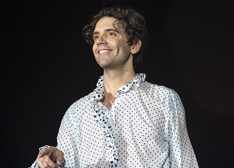 MIKA SHOW A MILANO: musica, pop art, amore ed emozioni al Forum. La recensione MIKA SHOW A MILANO: musica, pop art, amore ed emozioni al Forum. La recensione