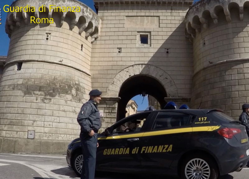 Tasse, per il Fisco è un vero fantasma: sequestrato patrimonio da 1,5 mln Tasse, per il Fisco è un vero fantasma: sequestrato patrimonio da 1,5 mln