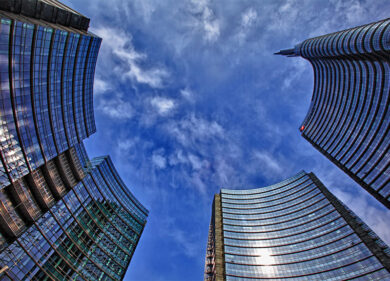 Moncler, Unicredit, Wiit, Cerved e A2A: ecco gli Affari a Piazza Affari