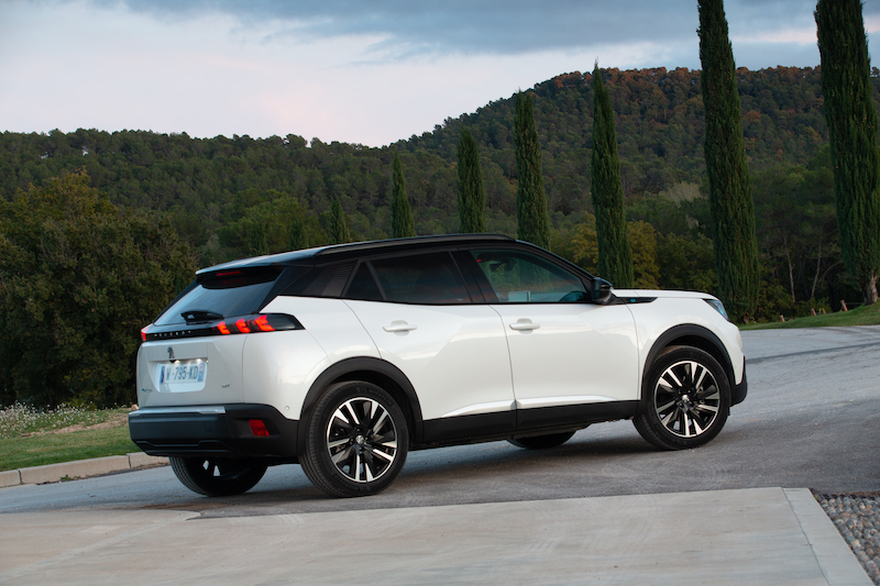 Peugeot toglie i veli al nuovo 2008, il suv proiettato nel futuro