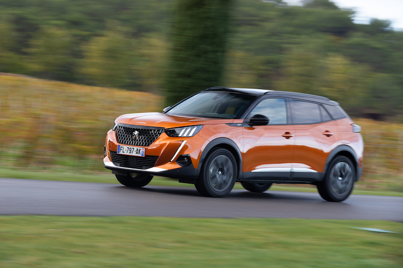 Peugeot toglie i veli al nuovo 2008, il suv proiettato nel futuro