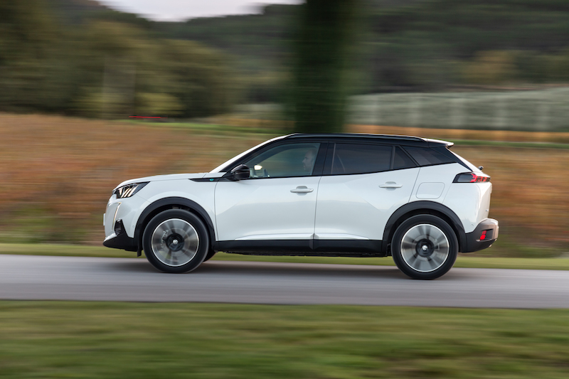 Peugeot toglie i veli al nuovo 2008, il suv proiettato nel futuro