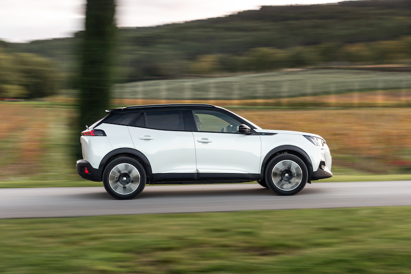 Peugeot toglie i veli al nuovo 2008, il suv proiettato nel futuro