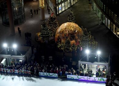 Il Natale di Regione Lombardia: inaugurata la pista di ghiaccio. FOTO