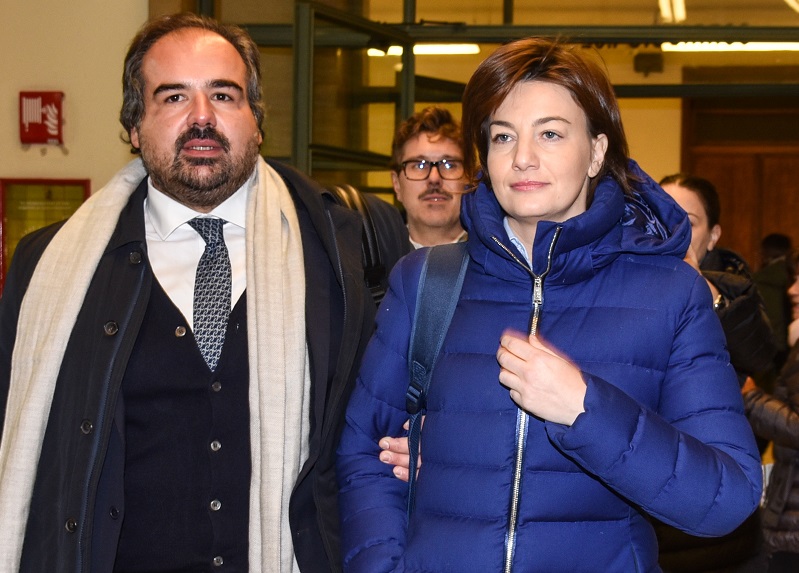 Lara Comi, revocati i domiciliari: “Felice, dimostrerò mia innocenza” Lara Comi, revocati i domiciliari: “Felice, dimostrerò mia innocenza”