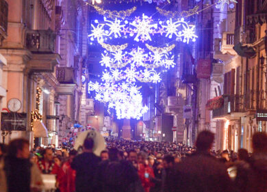 Natale a Roma, Centro preso d’assalto per lo shopping: potenziati bus e metro