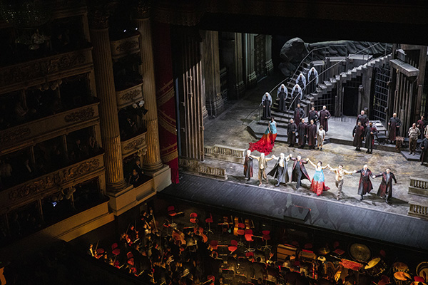 Prima alla Scala di Milano: oltre 16 minuti di applausi per la Tosca