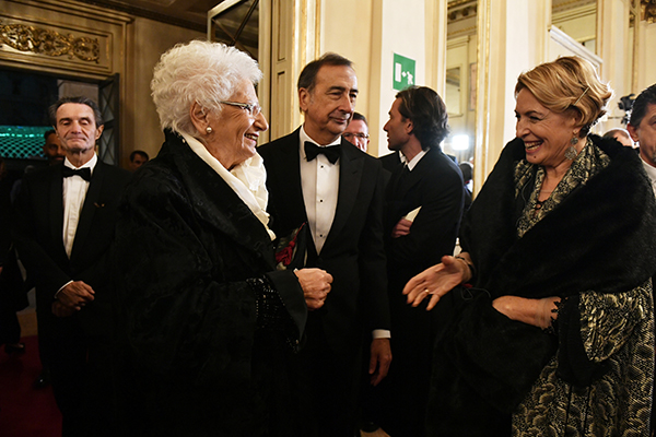 Prima alla Scala di Milano: oltre 16 minuti di applausi per la Tosca