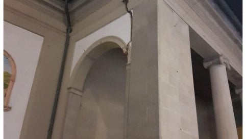 Terremoto Mugello: scosse di magnitudo 4,5 nella notte. Edifici lesionati Terremoto Mugello: scosse di magnitudo 4,5 nella notte. Edifici lesionati