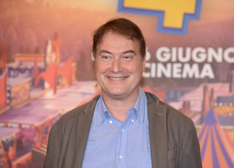 Truffa a Corrado Guzzanti: il tribunale condanna a tre anni l’ex manager