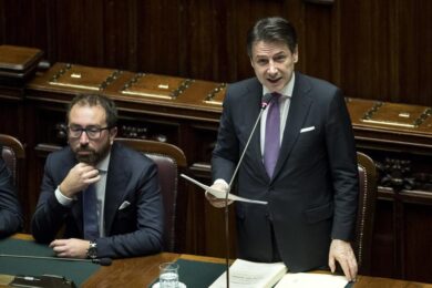 Mes, ok al testo della maggioranza. Al Senato governo sopra 161