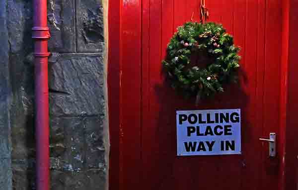 Elezioni Uk 2019, tutti gli scenari: Brexit con Johnson, referendum con Corbyn Elezioni Uk 2019, tutti gli scenari: Brexit con Johnson, referendum con Corbyn