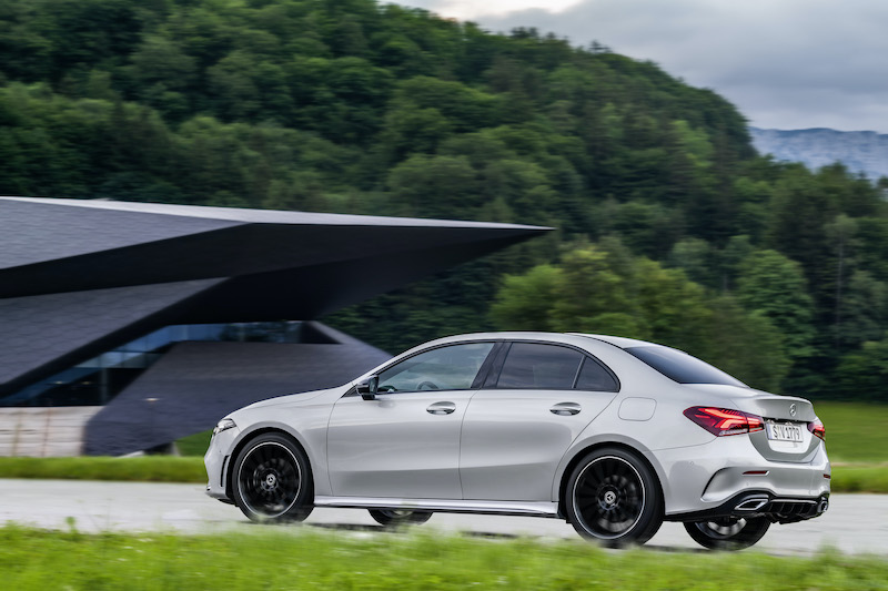 La Nuova Mercedes Classe A diventa Sedan