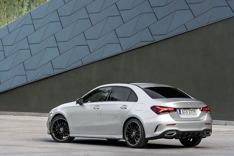 La Nuova Mercedes Classe A diventa Sedan