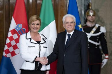 Elezioni Croazia presidenziali: Kitarovic e Milanovic al ballottaggio