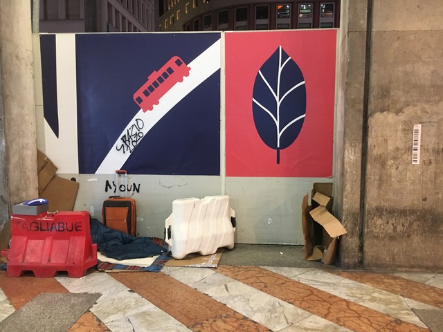 Notte di Natale con i senza casa nel centro di Milano – VIDEO e FOTO Notte di Natale con i senza casa nel centro di Milano – VIDEO e FOTO