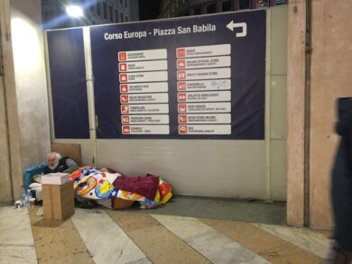 Notte di Natale con i senza casa nel centro di Milano – VIDEO e FOTO