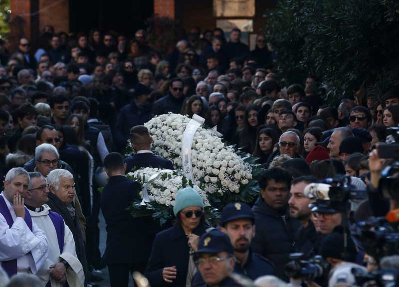 Incidente corso Francia: Pietro Genovese arrestato. Gaia e Camilla, i funerali Incidente corso Francia: Pietro Genovese arrestato. Gaia e Camilla, i funerali