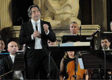 Tim festeggia Capodanno in 5G al Mausoleo di Augusto: spot con Riccardo Muti