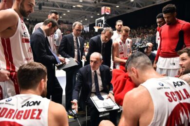 Olimpia Milano ko nel derby con Cantù. Messina: “Abbiamo esaurito il bonus di credibilità”
