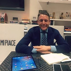 Lapo Elkann, prime immagini dopo l’incidente: comincia la riabilitazione. FOTO