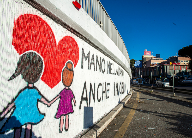 Corso Francia, murale per Gaia e Camilla. Genovese fa ricorso al Riesame