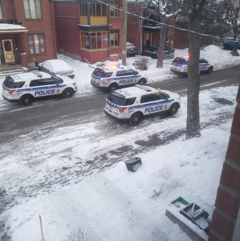 Canada, sparatoria a Ottawa. La polizia conferma: un morto e tre feriti gravi Canada, sparatoria a Ottawa. La polizia conferma: un morto e tre feriti gravi