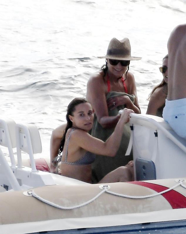 Kate Middleton news: Pippa Middleton in bikini le ruba la scena… così. FOTO Kate Middleton news: Pippa Middleton in bikini le ruba la scena… così. FOTO