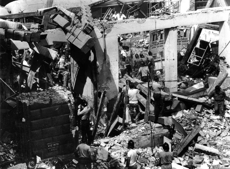 Strage di Bologna, ergastolo a Gilberto Cavallini Strage di Bologna, ergastolo a Gilberto Cavallini