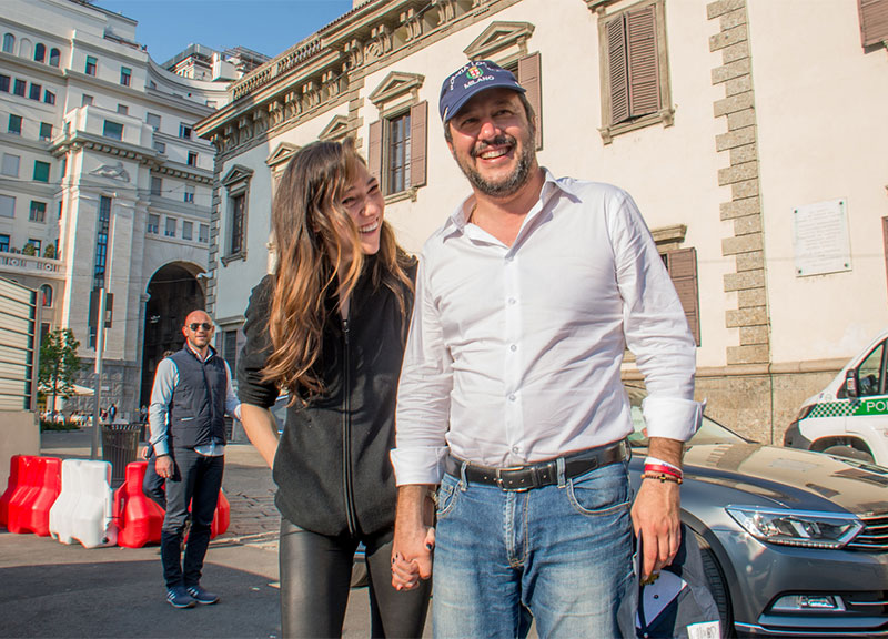 Salvini e Verdini, prove di famiglia allargata con la piccola Mirta a Bormio Salvini e Verdini, prove di famiglia allargata con la piccola Mirta a Bormio