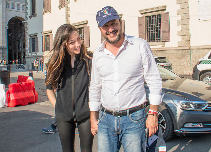 Salvini e Verdini, prove di famiglia allargata con la piccola Mirta a Bormio Salvini e Verdini, prove di famiglia allargata con la piccola Mirta a Bormio