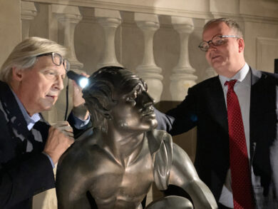 Vittorio Sgarbi visita Plasmato dal Fuoco e Pietro Aretino agli Uffizi